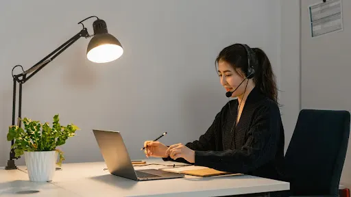 Customer-Service-Representative