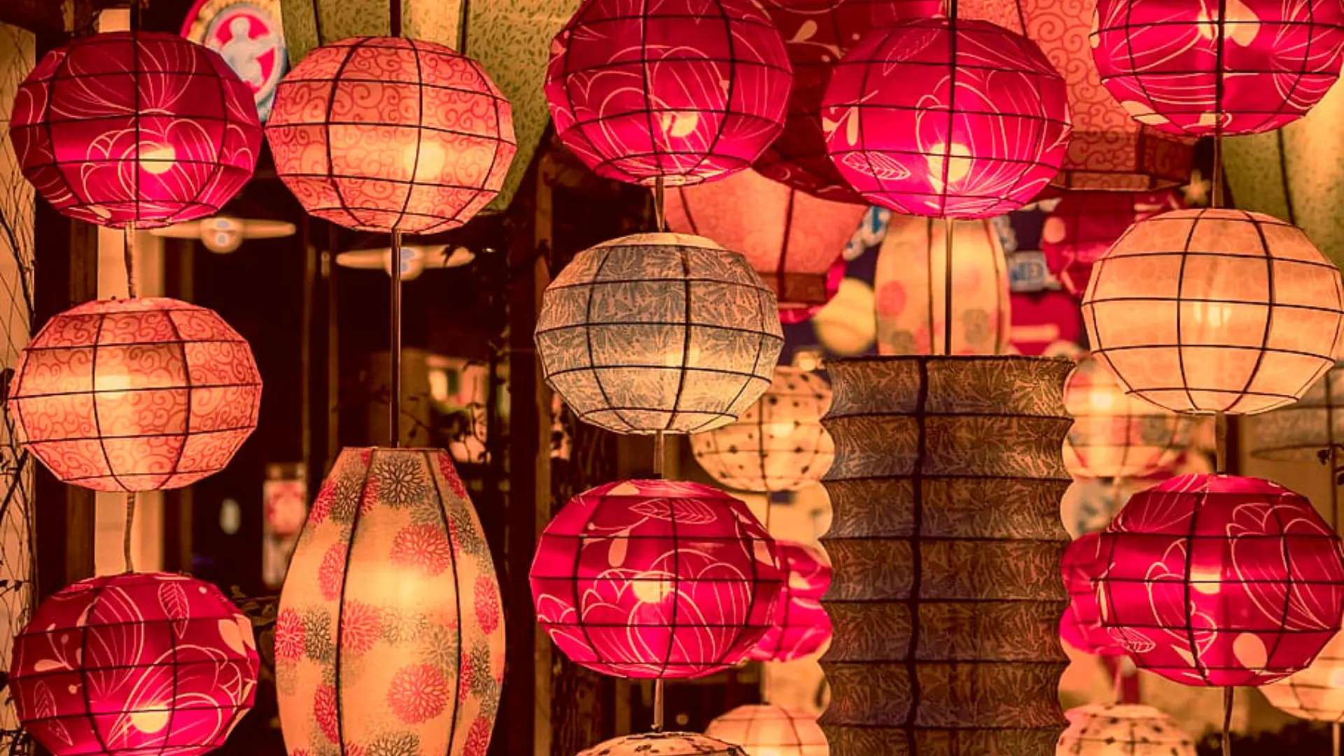 Lantern-Decorations Lantern-Decorations