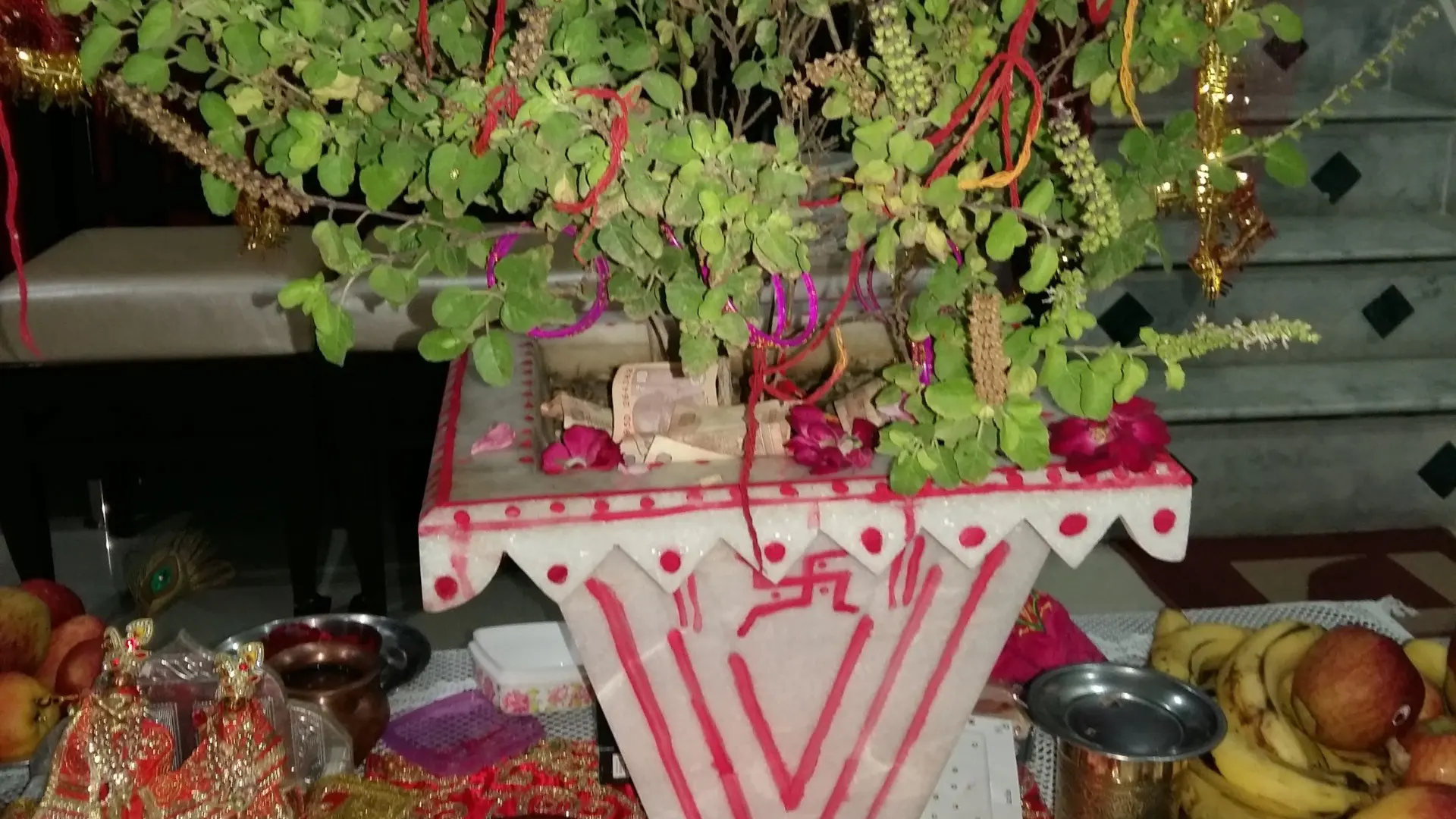 Tulsi-Decoration Tulsi-Decoration